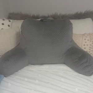 Textured back rest pillow